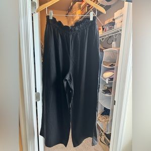 Wide leg pants.size M. Black color